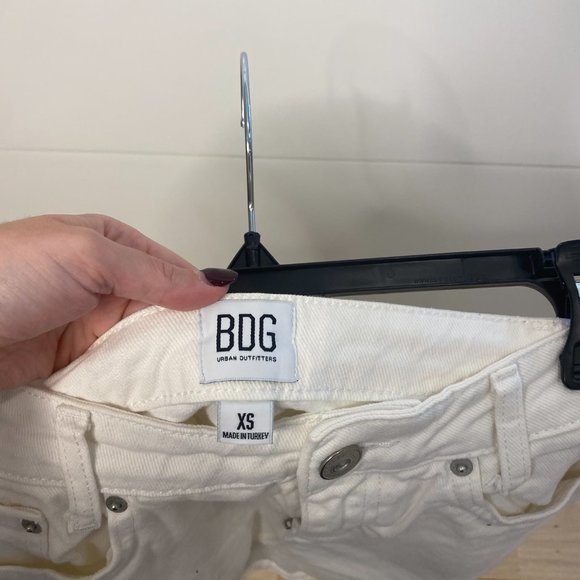 Urban Outfitters XS White Mini - Picture 5 of 5